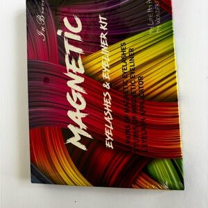 Magnetic Me Colorful Eyelashes & Eyeliner Kit